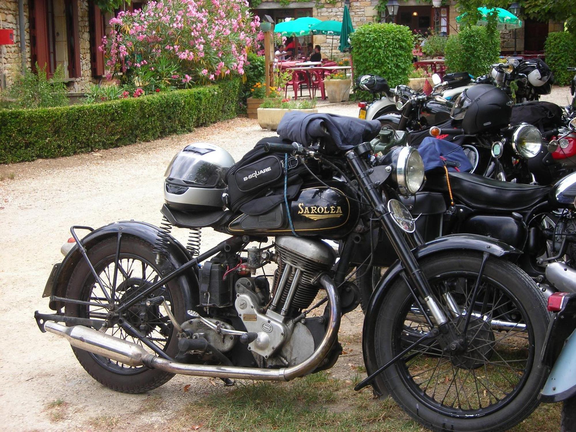 Hotel Chastrusse Nadaillac-de-Rouge Εξωτερικό φωτογραφία